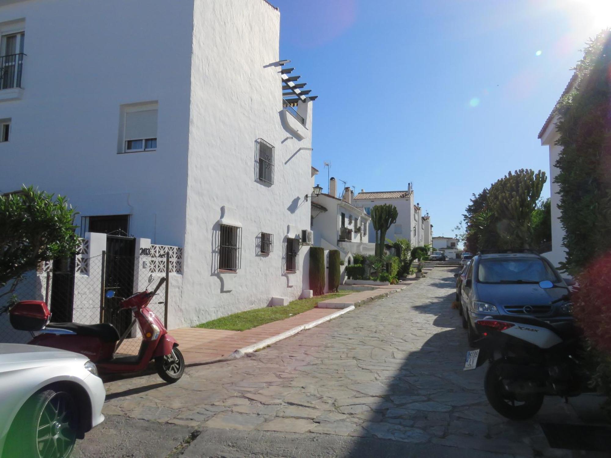 Apartamento Bien Situado En Marbella Bagian luar foto